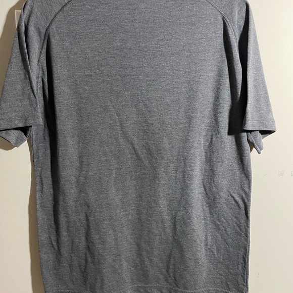 🩷MENS WHITE RIVER GRAPHIC SHIRT “9 rounds 9R, gym tee SIZE MEDIUM - Picture 4 of 4